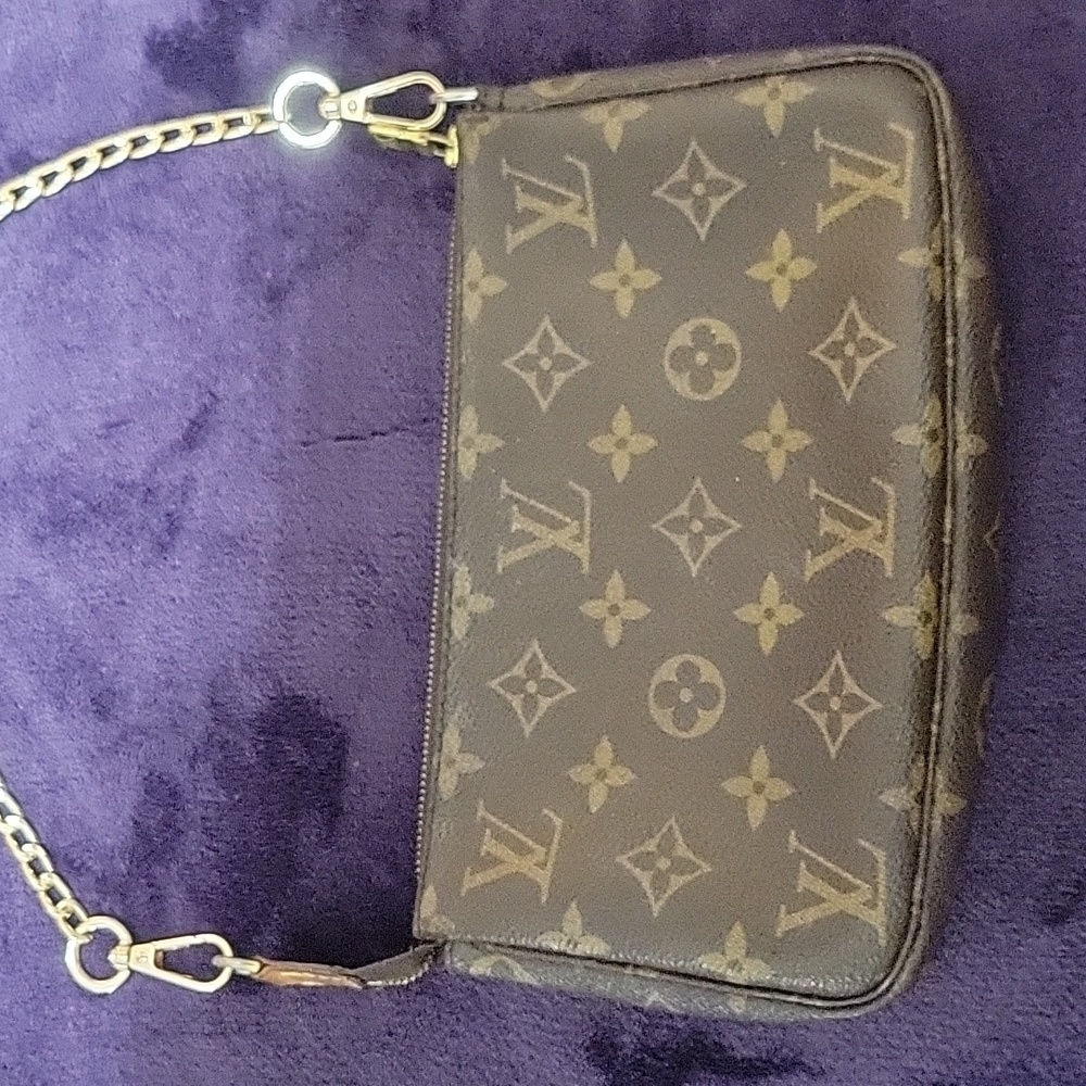Louis Vuitton Pochette Monogram - Picture 4 of 8
